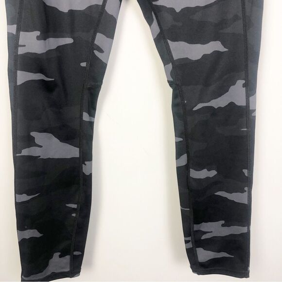 ATHLETA | Camo Contender 7/8 Compression Leggings Black Gray Women’s Size Small - Picture 7 of 13